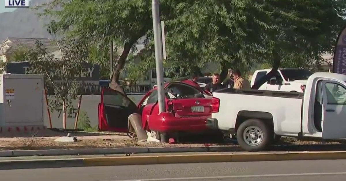West Phoenix crash leaves 1 woman dead, 2 others hurt | FOX 10 Phoenix