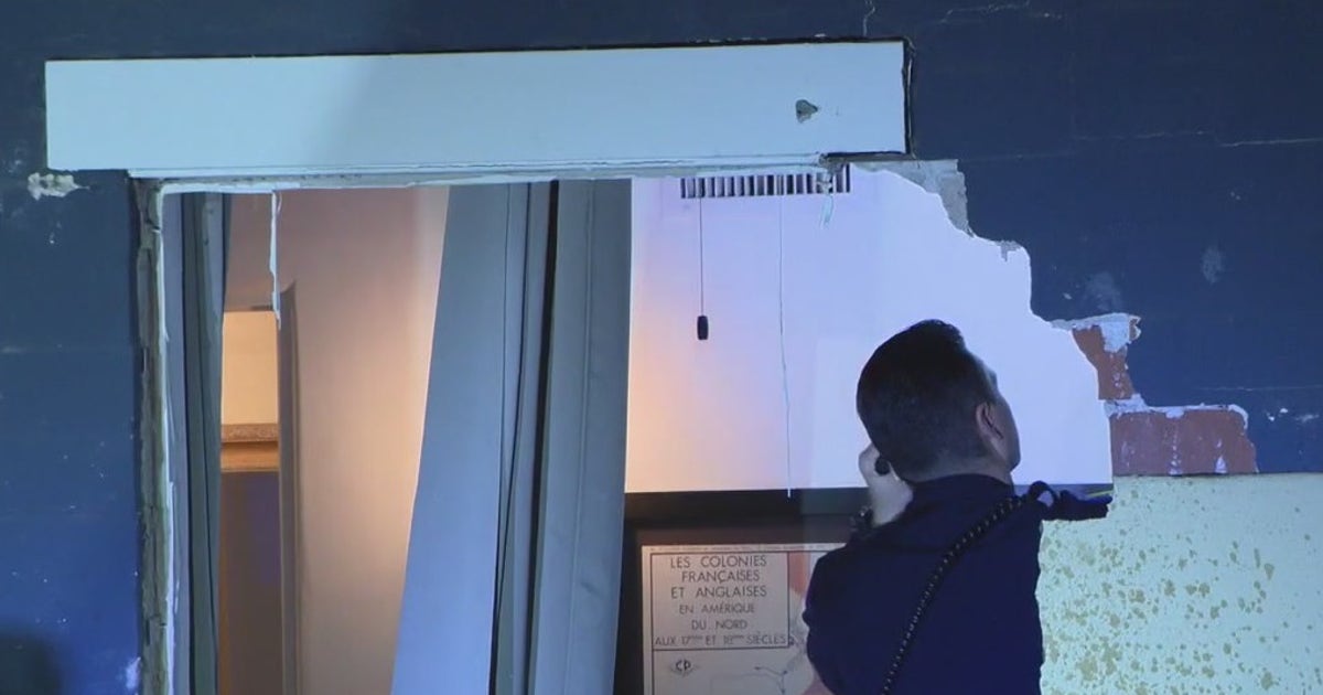 Car crashes into Phoenix home, impairment suspected | FOX 10 Phoenix
