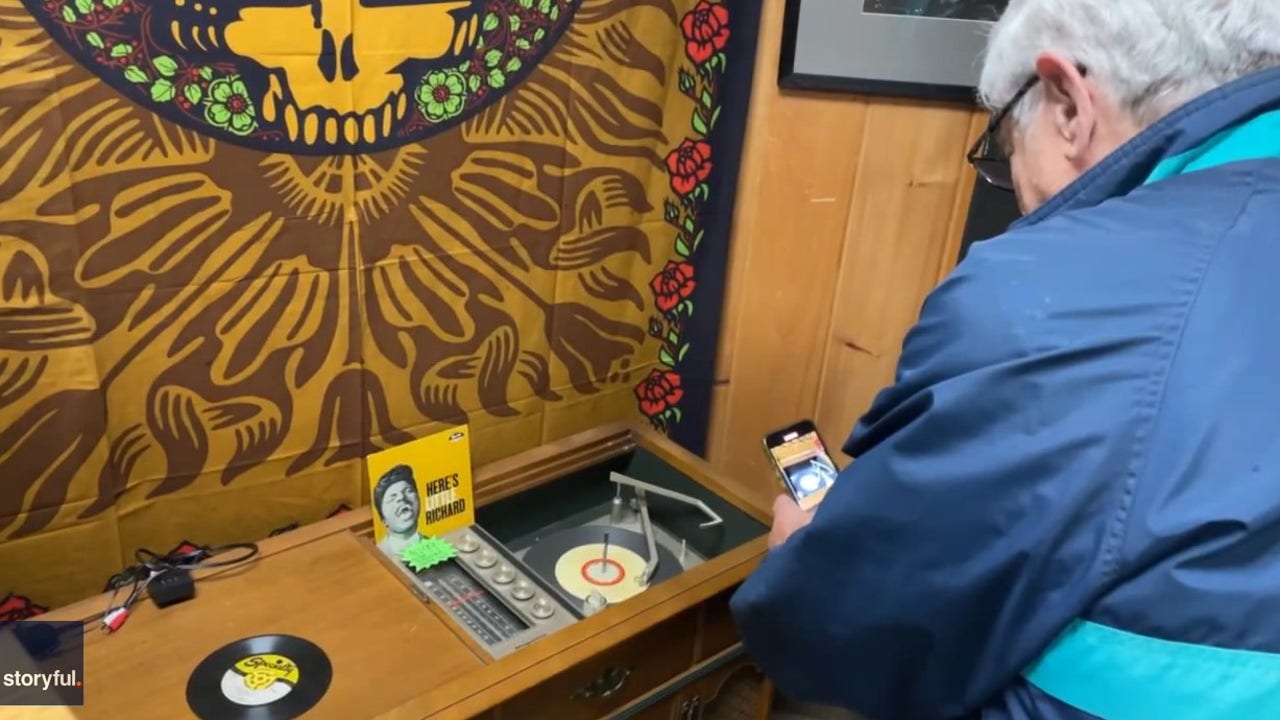Man hears parents’ voices again thanks to record store, breaking decades of silence