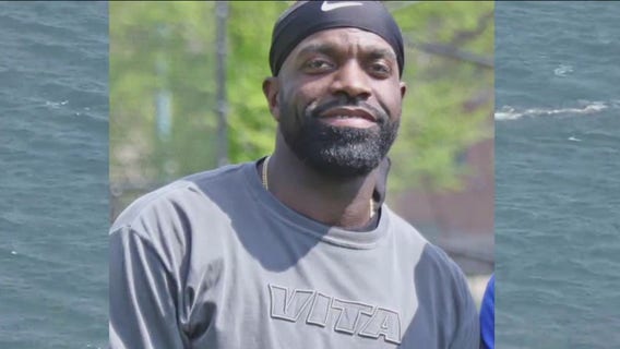 Girlfriend of missing Chicago trainer speaks out about inconsistent info: 'he does not ever get in the water'