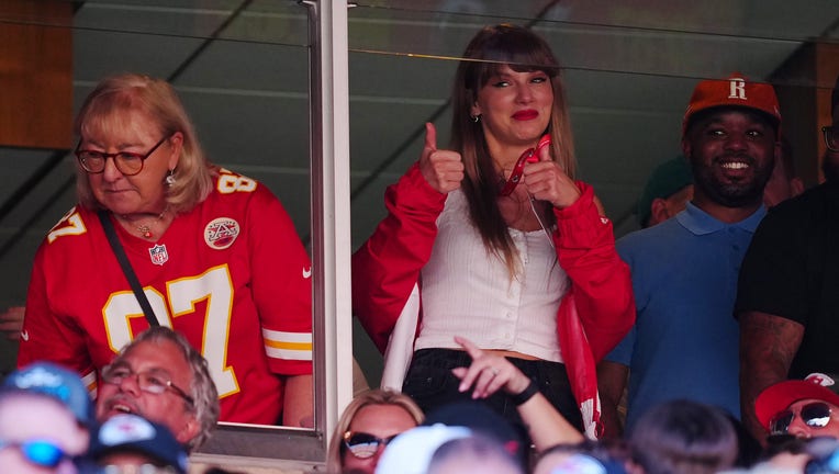 Taylor Swift appears at Chiefs game to root on Travis Kelce as