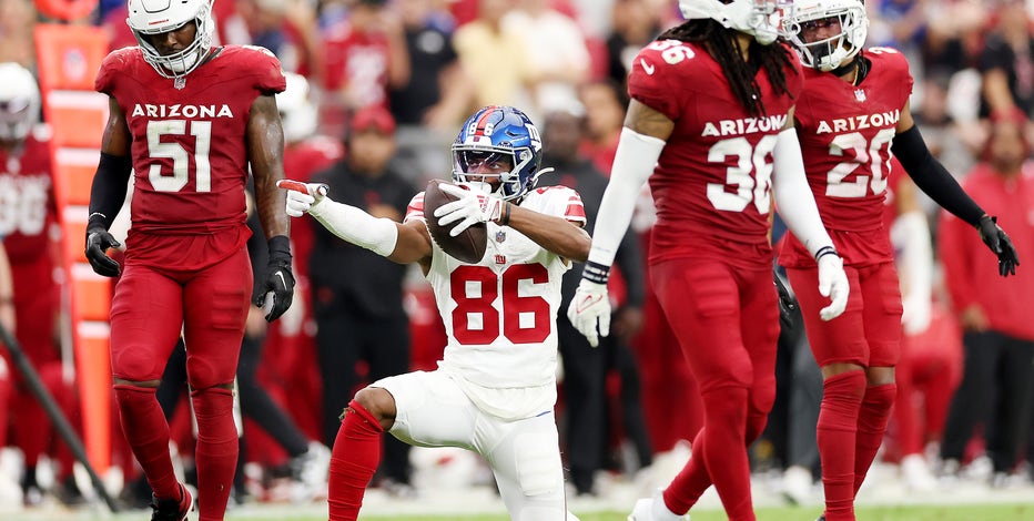 Daniel Jones throws for 321 yards, Giants rally from 21-point deficit to  beat Cardinals 31-28 - The San Diego Union-Tribune