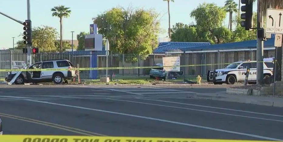 Woman was speeding, ran red light before causing deadly crash near Glendale high school: PD