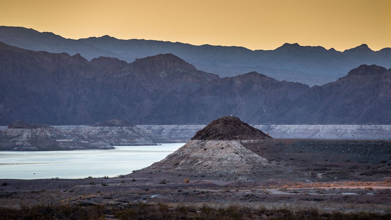 Officials impose new cuts to Colorado River water use in Arizona