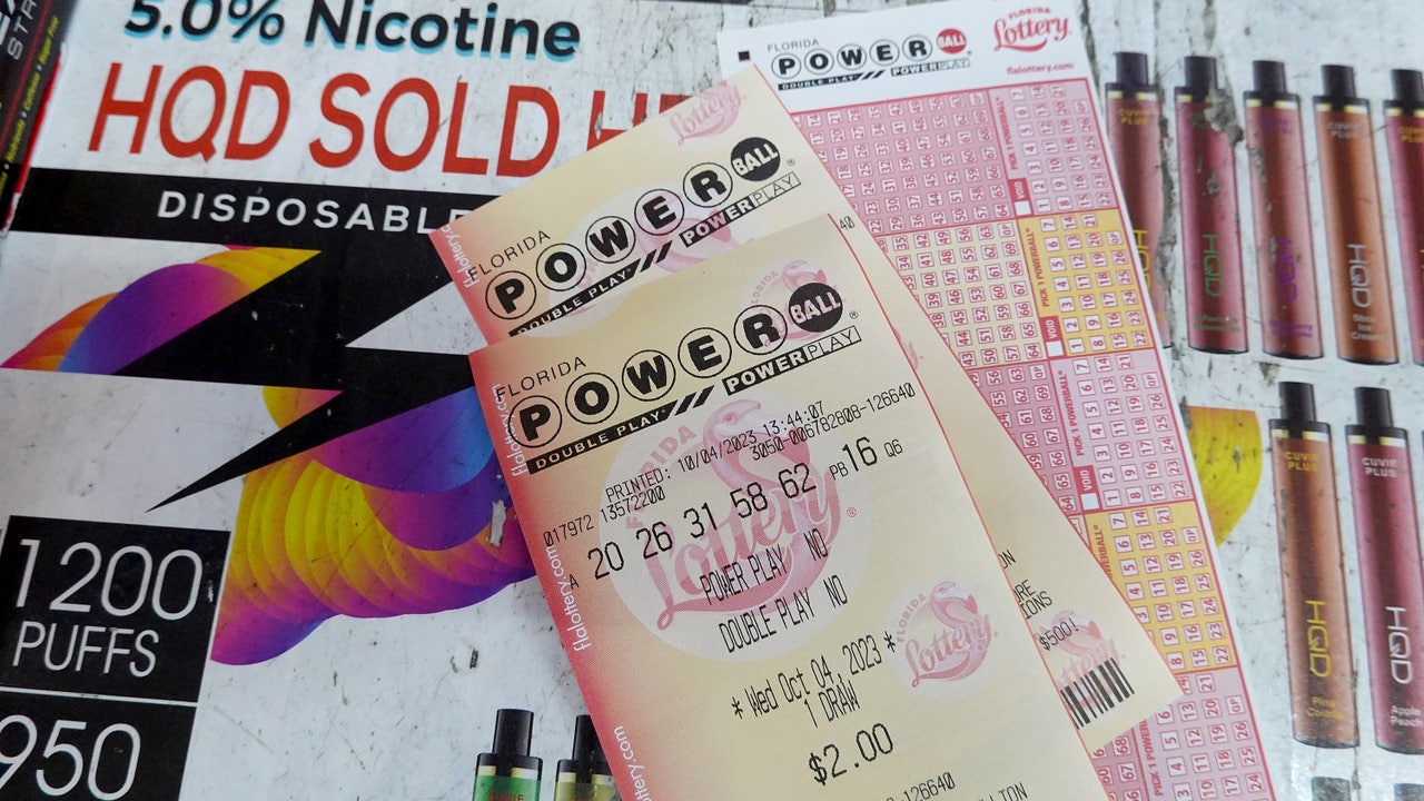 Powerball jackpot nears $1 billion after long drought of winners, DC News  Now