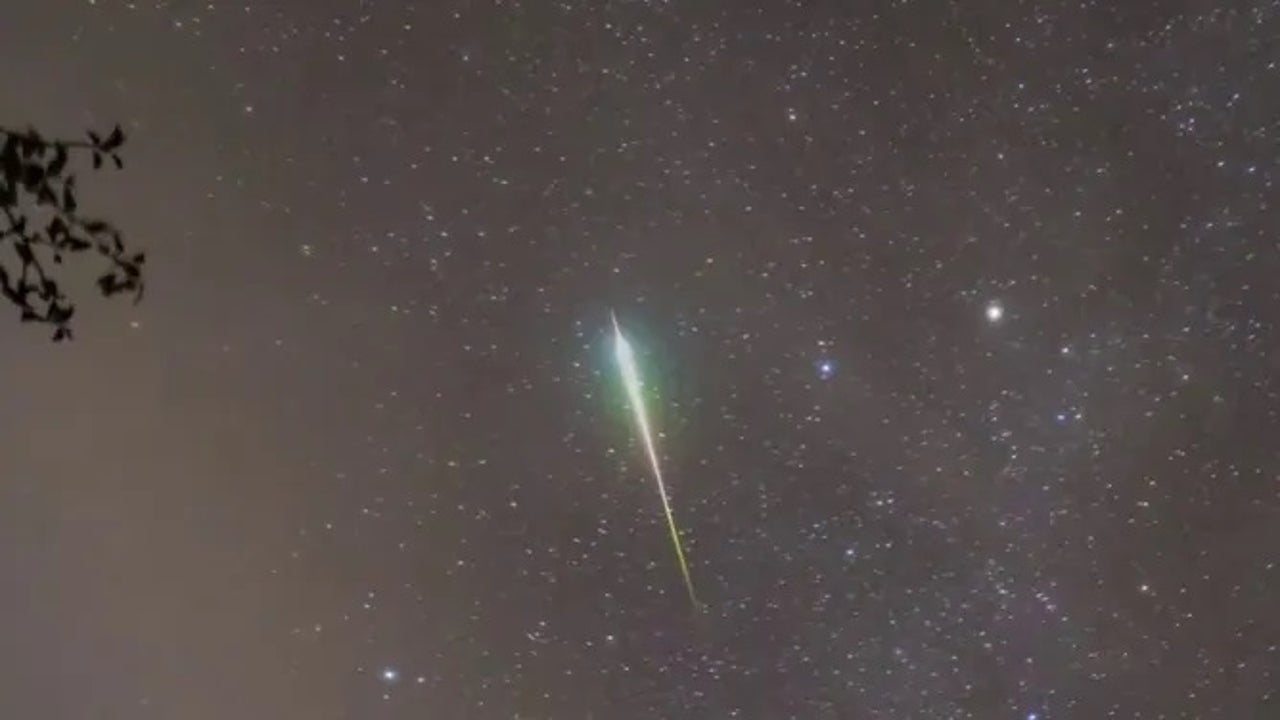 Orionid Meteor Shower Peaks This Weekend: Earth Passes Through Halley’s ...