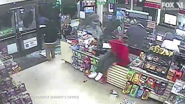 California 7-Eleven looted, windows shattered after nearby street takeover