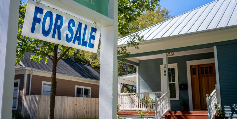 Buying a home now 50% more expensive than renting, thanks to soaring mortgage rates