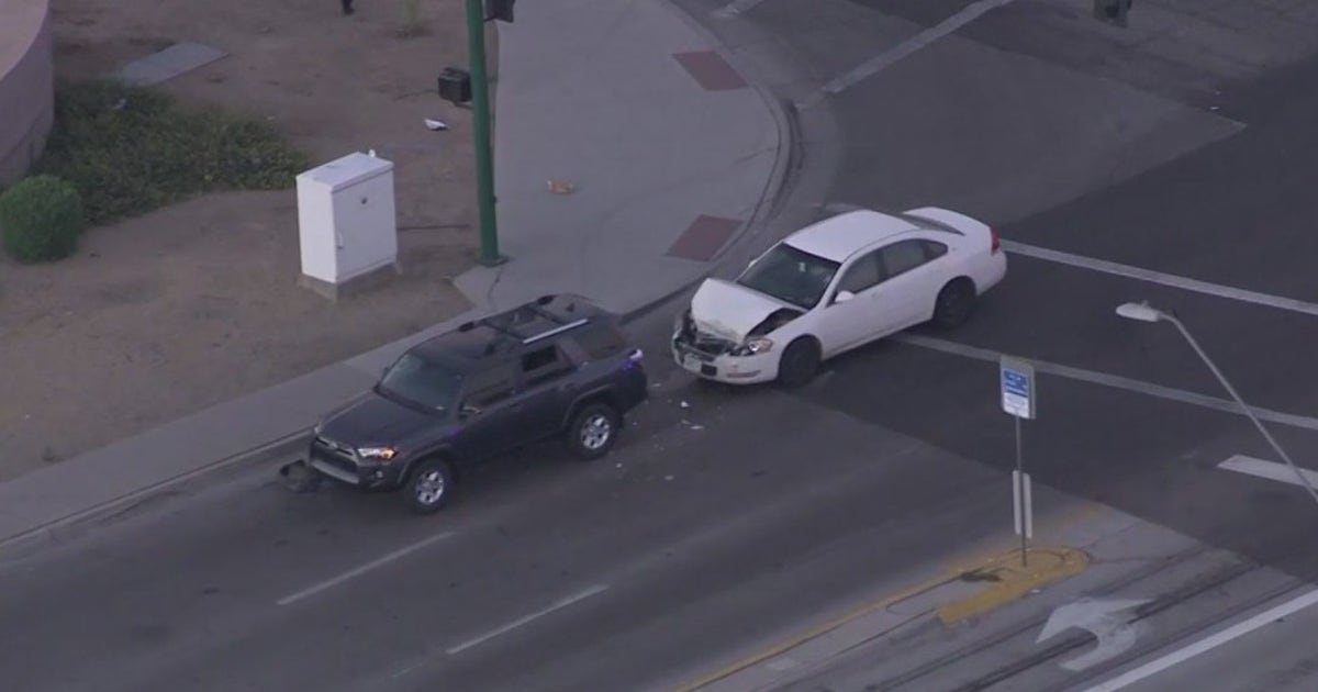 Man dead following North Phoenix pedestrian crash: PD | FOX 10 Phoenix
