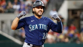 D-backs acquire 3B Eugenio Suárez from Mariners in exchange for two players