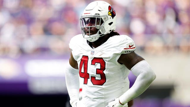 Cardinals fans helped Jesse Luketa get to State Farm Stadium after he got a flat tire