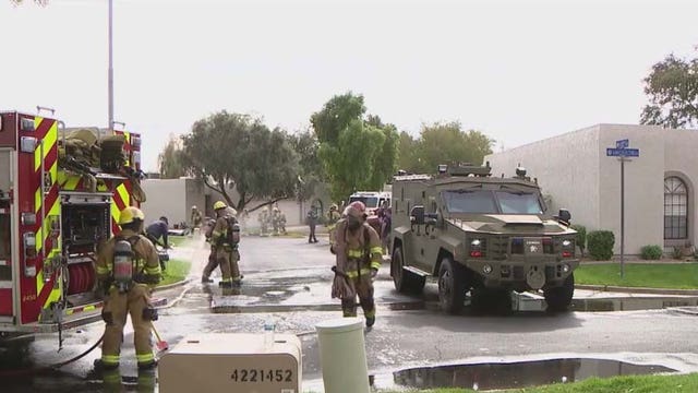 Man set Peoria house on fire after barricading himself inside: police