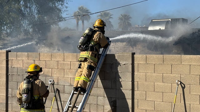 Man dies after being burned in Phoenix house fire