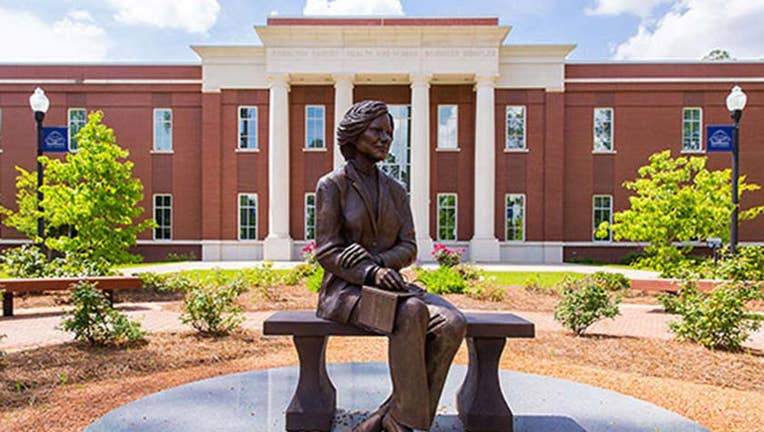 36-rosalynn-carter-statue.jpg