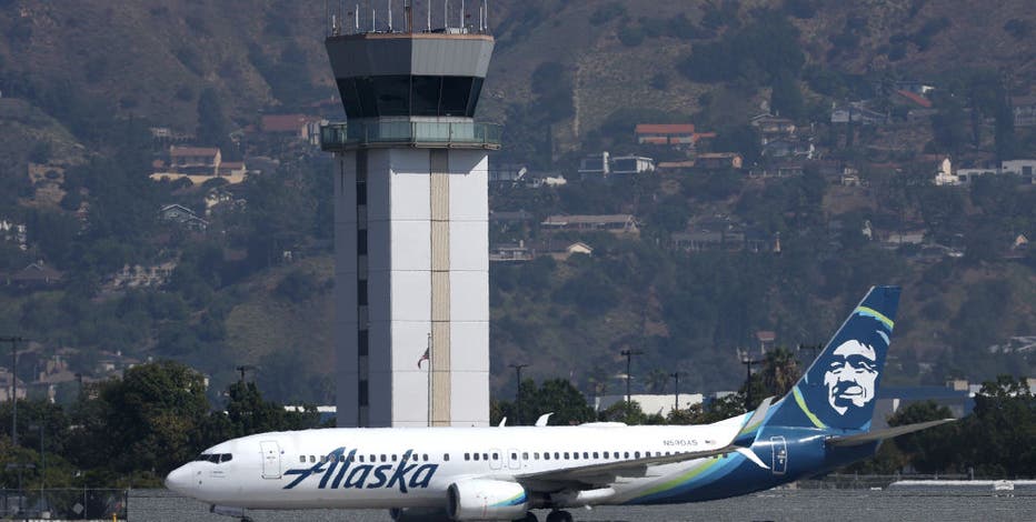 Pilot accused of trying to crash plane says he was trying to wake up from dream