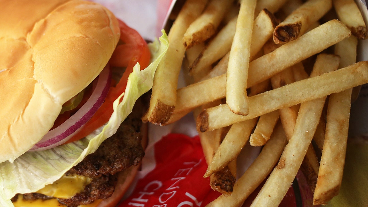 Wendy's Selling Jr. Bacon Cheeseburger For 1 Cent