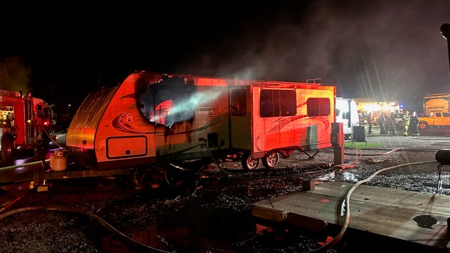 Good Samaritan rescued man from mobile home fire: Phoenix FD