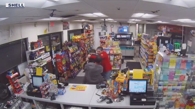 Surveillance video shows customer and clerk capture escaped inmate at Phoenix gas station