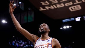 Durant scores 43, hits game-winning shot as Suns rally from 23 down to beat Bulls 115-113