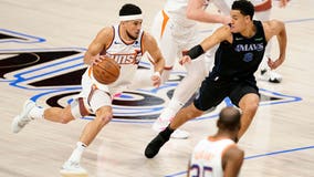 Devin Booker scores 46, Suns beat Mavs 132-109 for 7th consecutive win