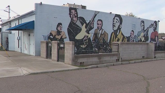 The Rhythm Room in Phoenix seeks donations for costly parking lot repaving