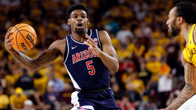 Kylan Boswell scores 17, No. 6 Arizona pulls away late to beat Arizona State 85-67