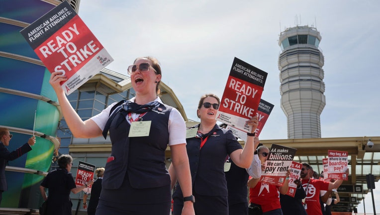 Flight-attendant-protest-at-airport.jpg