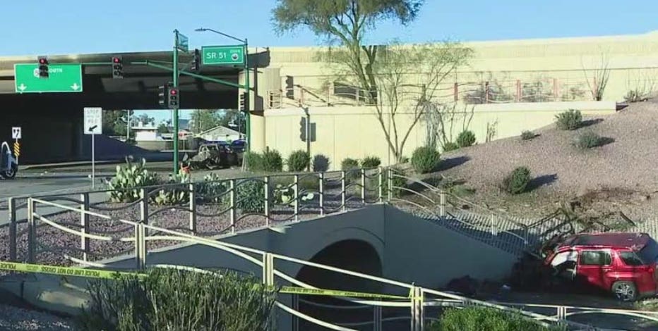 2 hurt in fiery north Phoenix crash near State Route 51