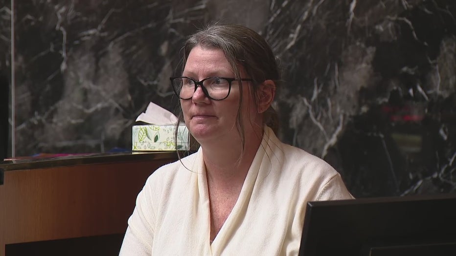 Jennifer-Crumbley-on-the-stand.jpg