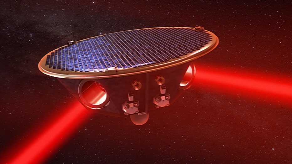 NASA's new experimental antenna tracks deep space laser