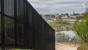 Court action on Texas’ migrant arrest law leads to confusion at the US-Mexico border