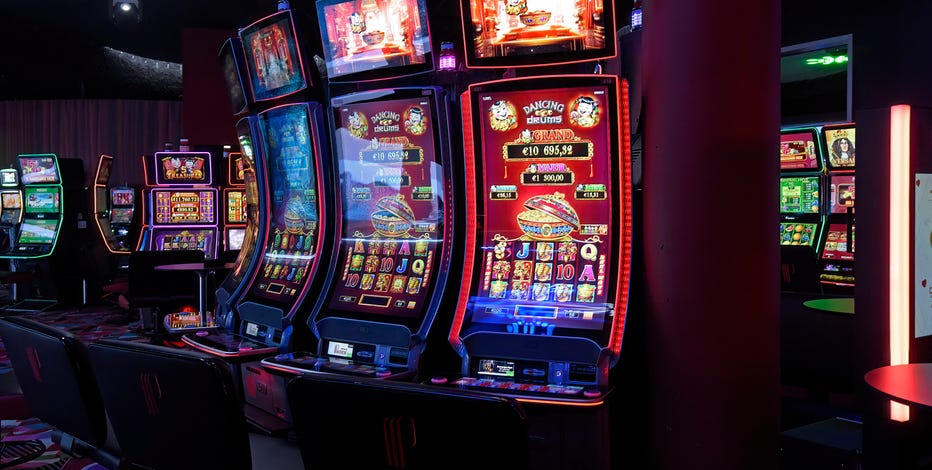 Slot player hits jackpot three times in a row and walks away with massive pay out
