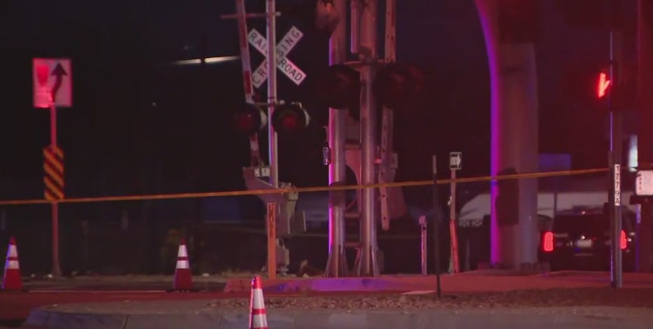 Motorcyclist killed in solo crash in Peoria, police say