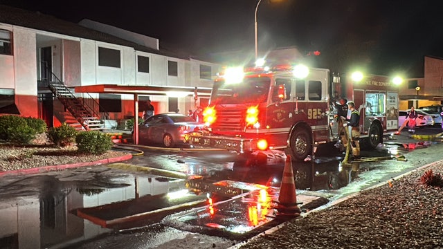 Neighbor reacts quickly to rescue 1 man, 1 child from apartment fire
