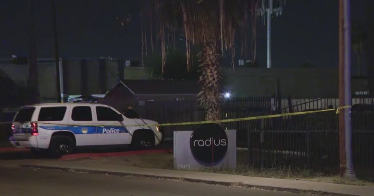 Deadly shooting at Phoenix apartment complex under investigation | FOX ...