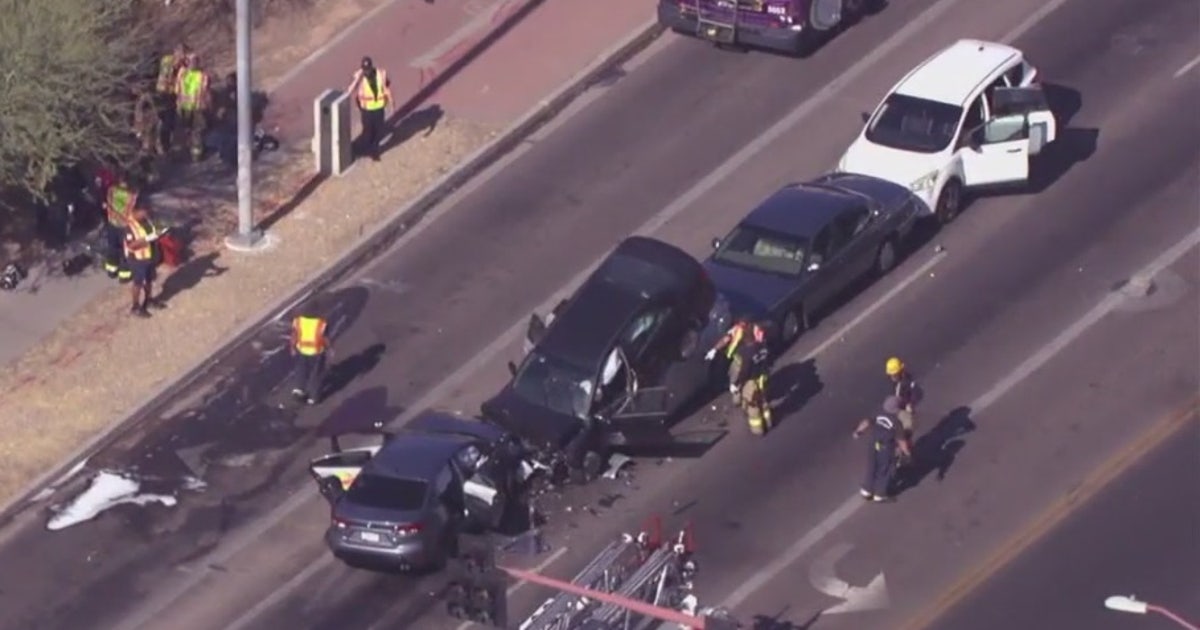 Multiple cars involved in midtown Phoenix crash | FOX 10 Phoenix