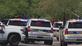 2 hurt after shooting at Phoenix intersection, police say