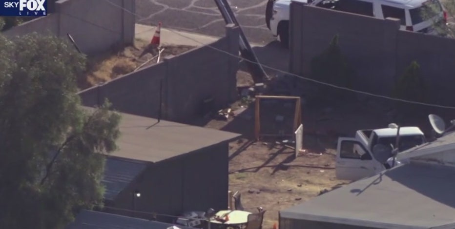 3 suspects detained after two people found shot inside west Phoenix home