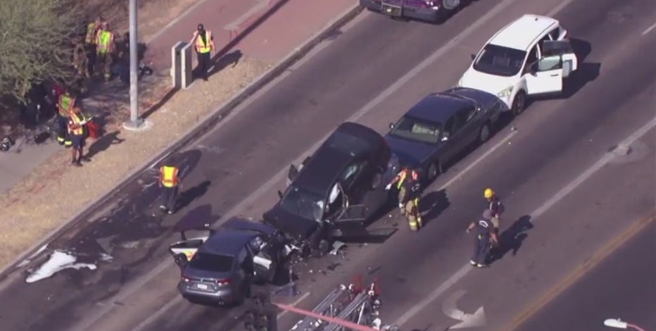 Multiple cars involved in midtown Phoenix crash