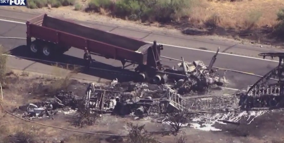 Deadly, multi-vehicle crash closes US 93 northwest of Phoenix