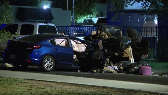 Woman dead following west Phoenix crash: PD
