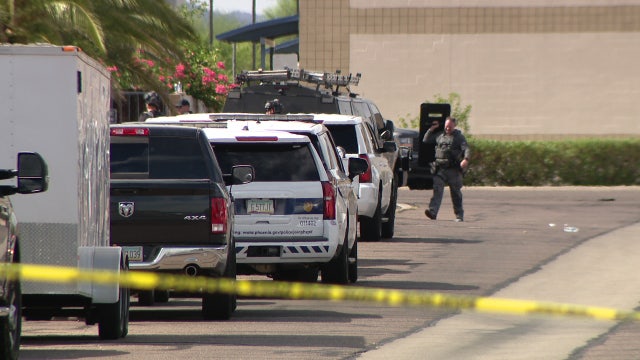 Barricaded suspect in custody after SWAT responds to incident just south of Deer Valley Airport