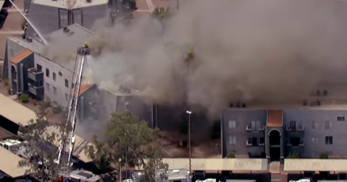 Massive fire rips through Mesa apartment building | FOX 10 Phoenix