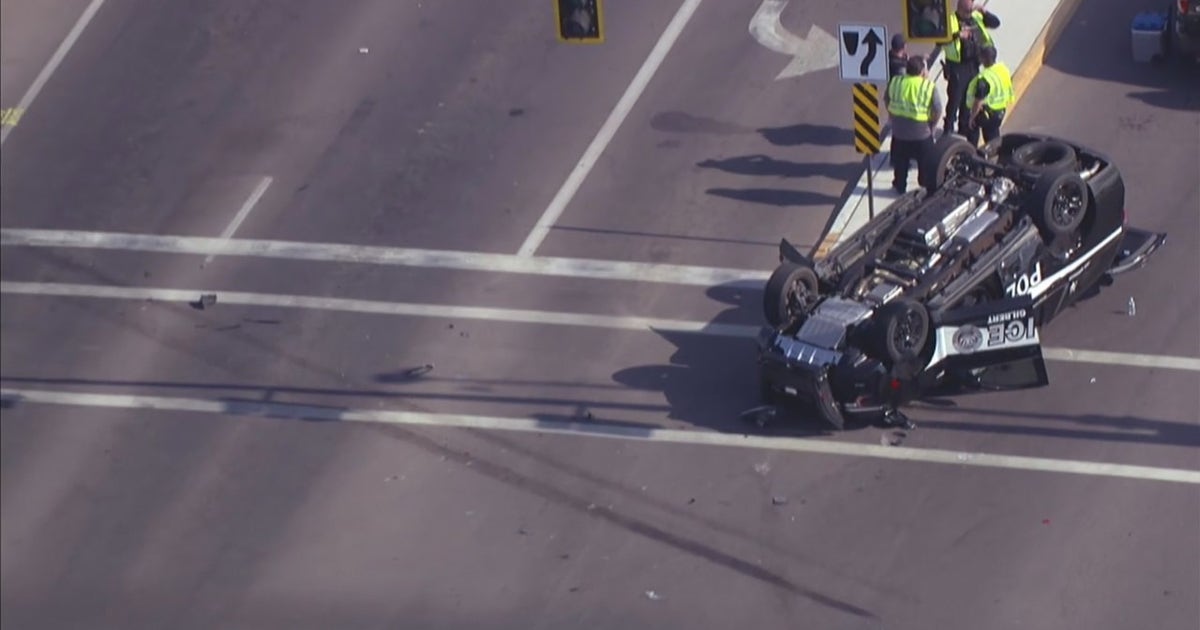 Rollover crash leaves Gilbert Police car on its roof in Queen Creek ...