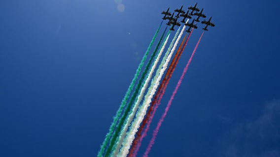Italian Air Force precision team flies over Grand Canyon, Vegas Strip