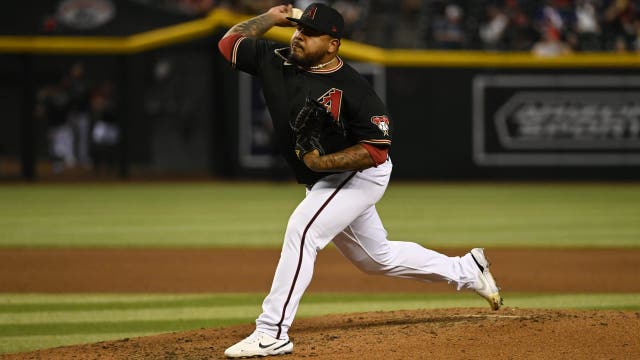 Former D-backs pitcher Reyes Moronta dies in motorcycle crash