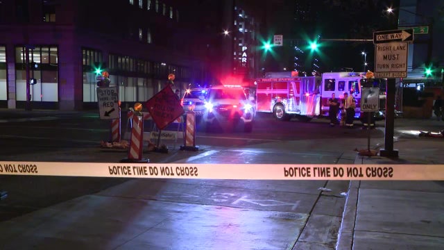 Man struck and killed after trying to get city bus to stop: Phoenix PD