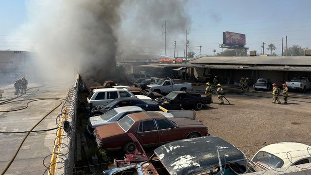 15 cars burned in Phoenix auto shop fire