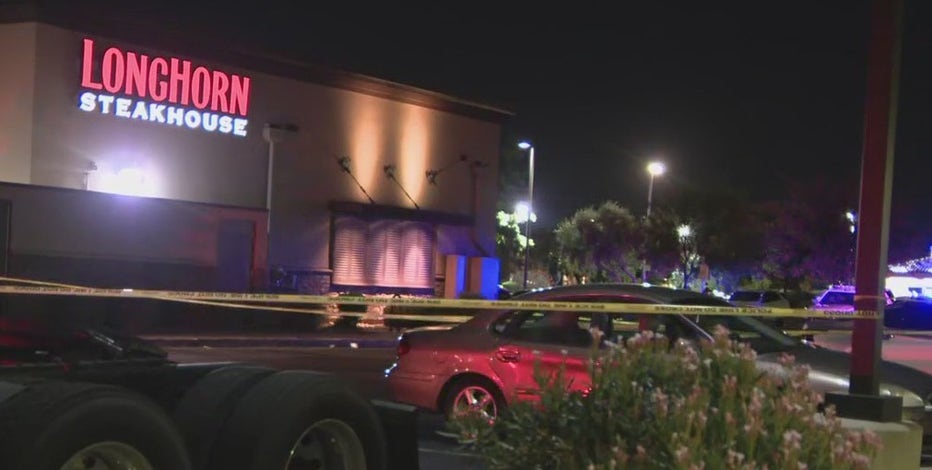 2 bodies found inside a parked car near a Phoenix steakhouse, PD says