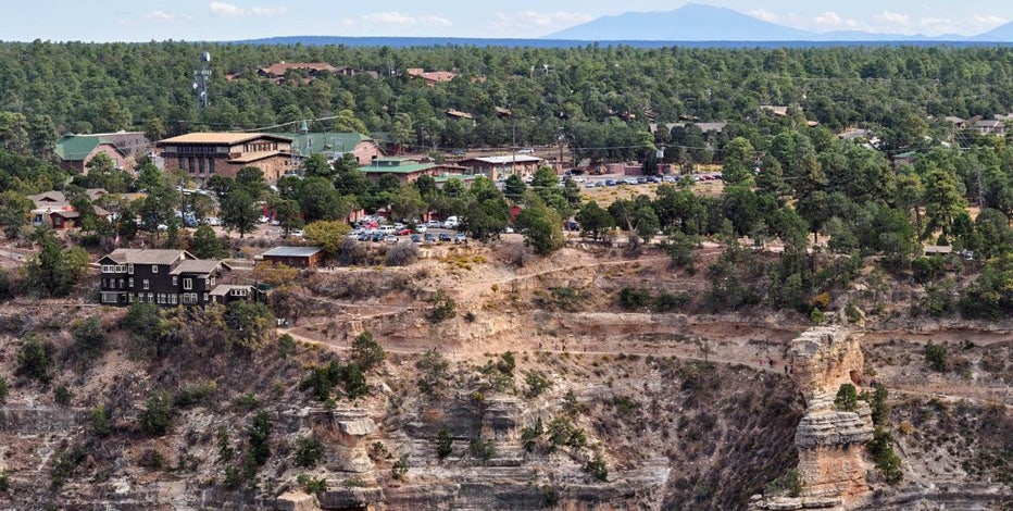 Texas man dies on Bright Angel Trail in Grand Canyon